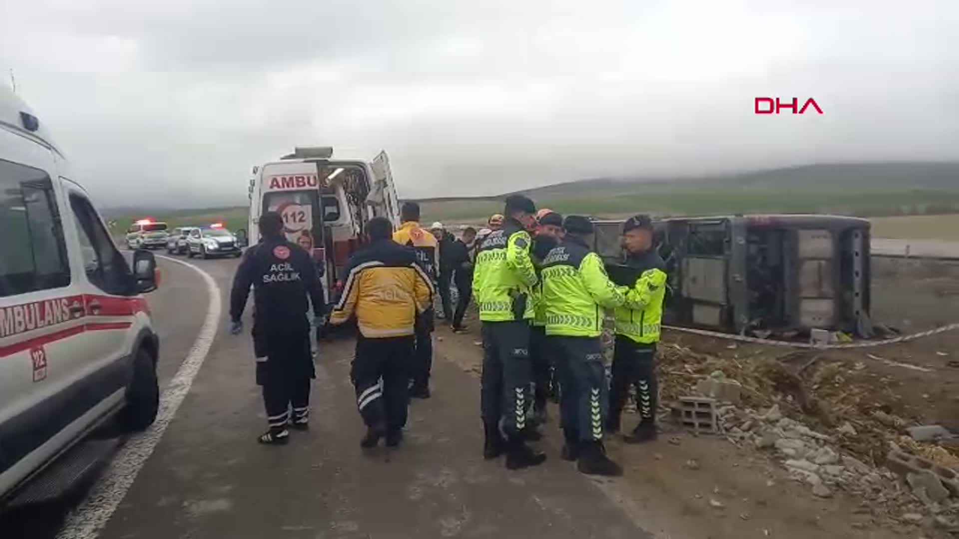Aksaray'da Tur Otobüsü Devrildi: 20 Yaralı