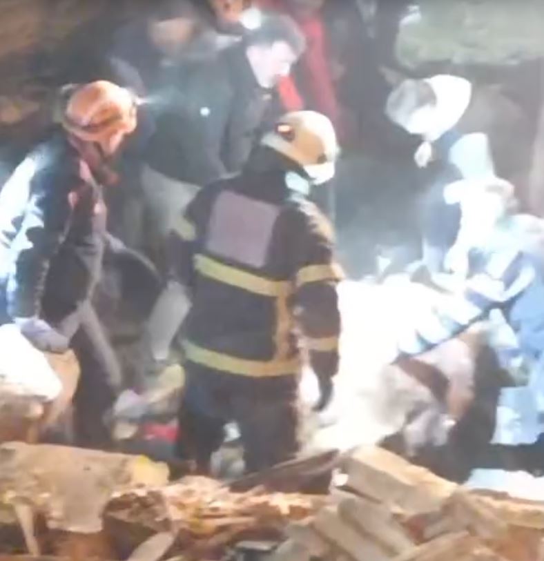 Kastamonu'da Fırtına Faciası: Ahır Çöktü, 4 Büyükbaş Hayvan Hayatını Kaybetti