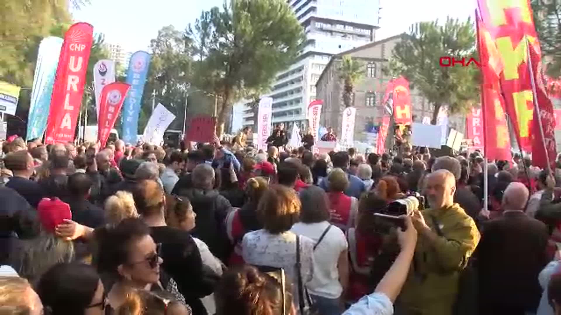 İzmir'de Meslek Fabrikası İçin Miting Düzenlendi