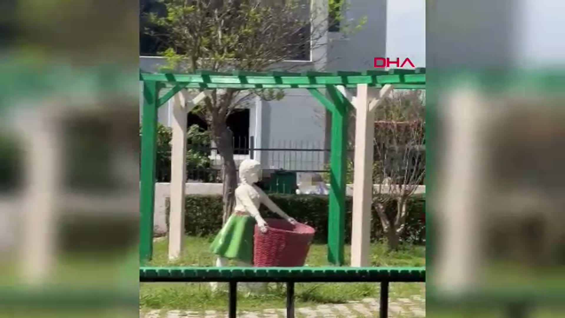 Antalya'da Çalınan Bank Yeniden Parque Monte Edildi
