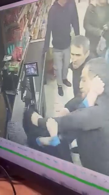 Pendik'te Poşet Tartışması Kavgaya Dönüştü