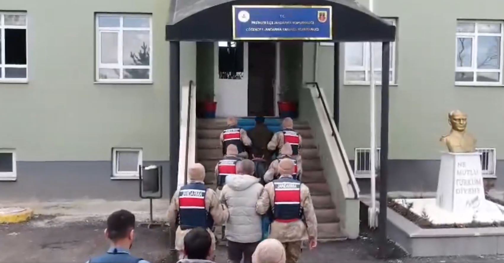12 İlde Suç Örgütlerine Yönelik Büyük Operasyon: 49 Kişi Tutuklandı