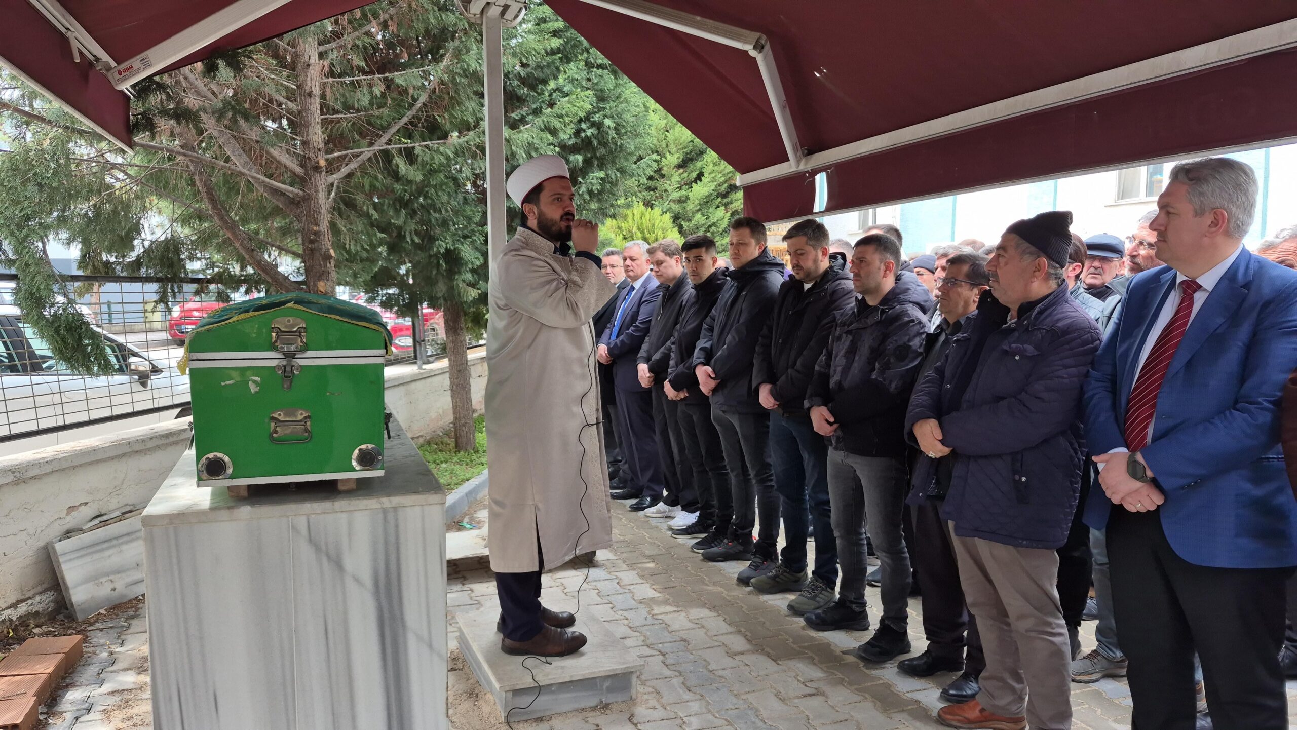 Kaymakamın makam aracıyla çarpışan sürücü toprağa verildi