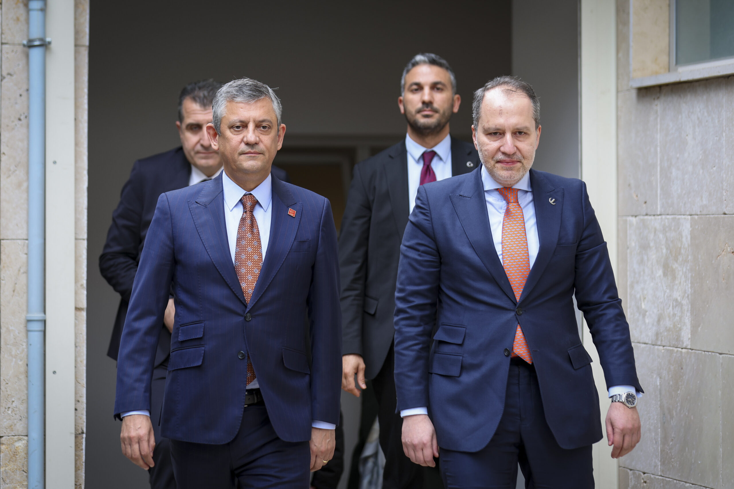Özgür Özel: Demokrasi ve Ekonomik İhtiyaçlar İçin Ara Seçim Kaçınılmaz