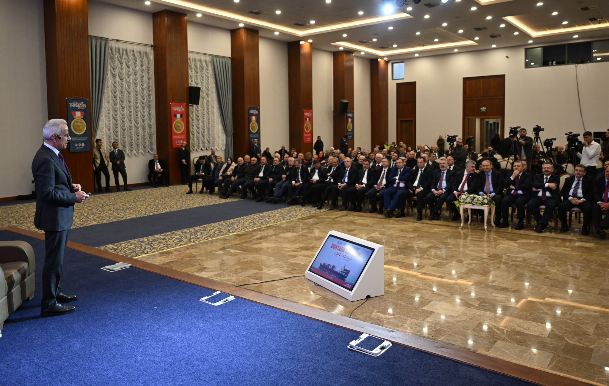 Bakan Uraloğlu: Trabzon Hafif Raylı Sistem Hattı İhalesi Yakında Realize Edilecek