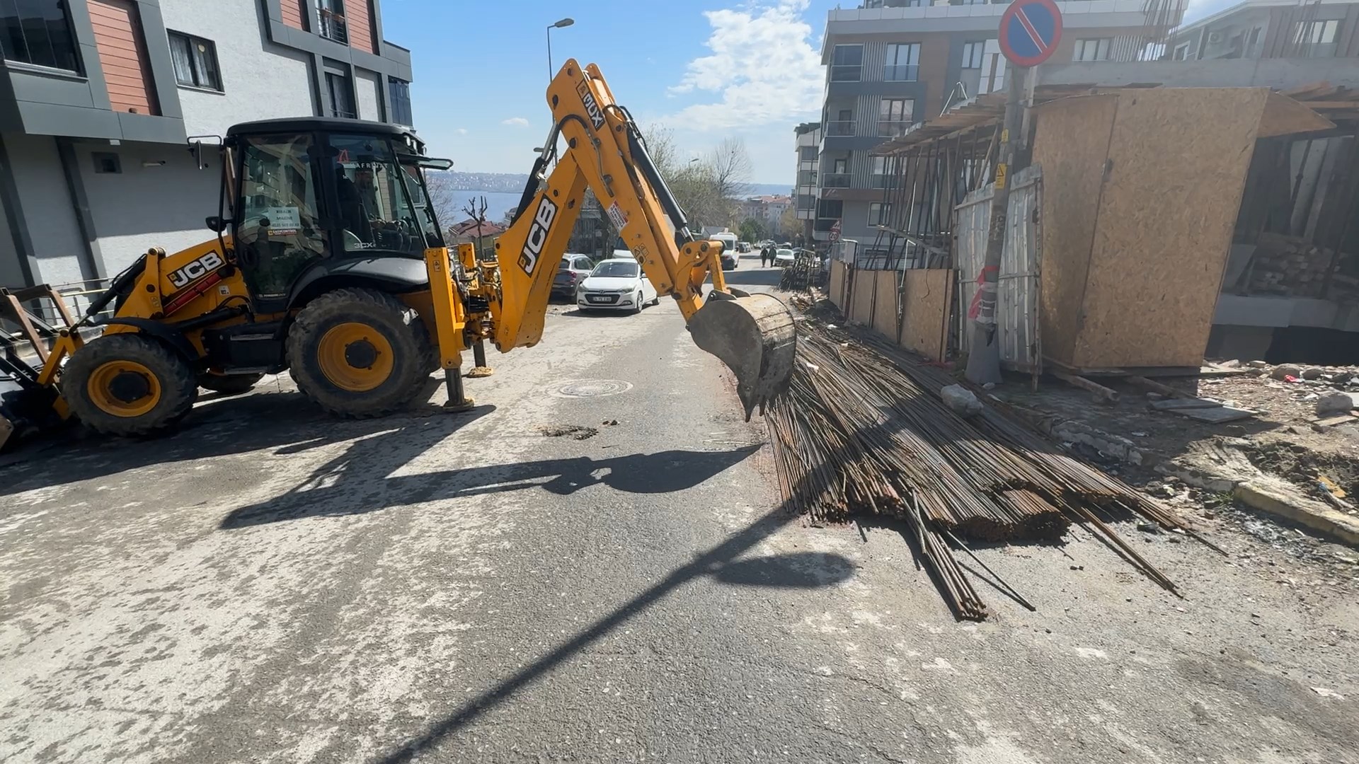 Avcılar'da İnşaat Demirleri Yüzünden Yolda İşgal Ceza Kesildi