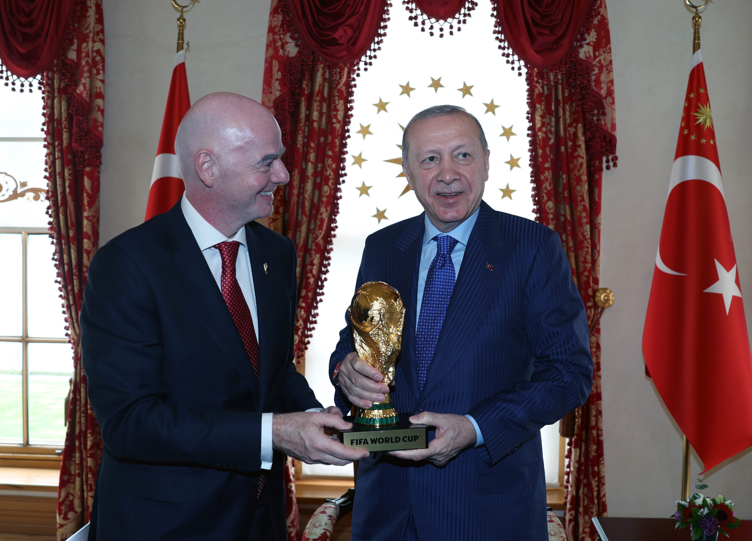 Cumhurbaşkanı Erdoğan, FIFA Başkanı Infantino ile Görüştü