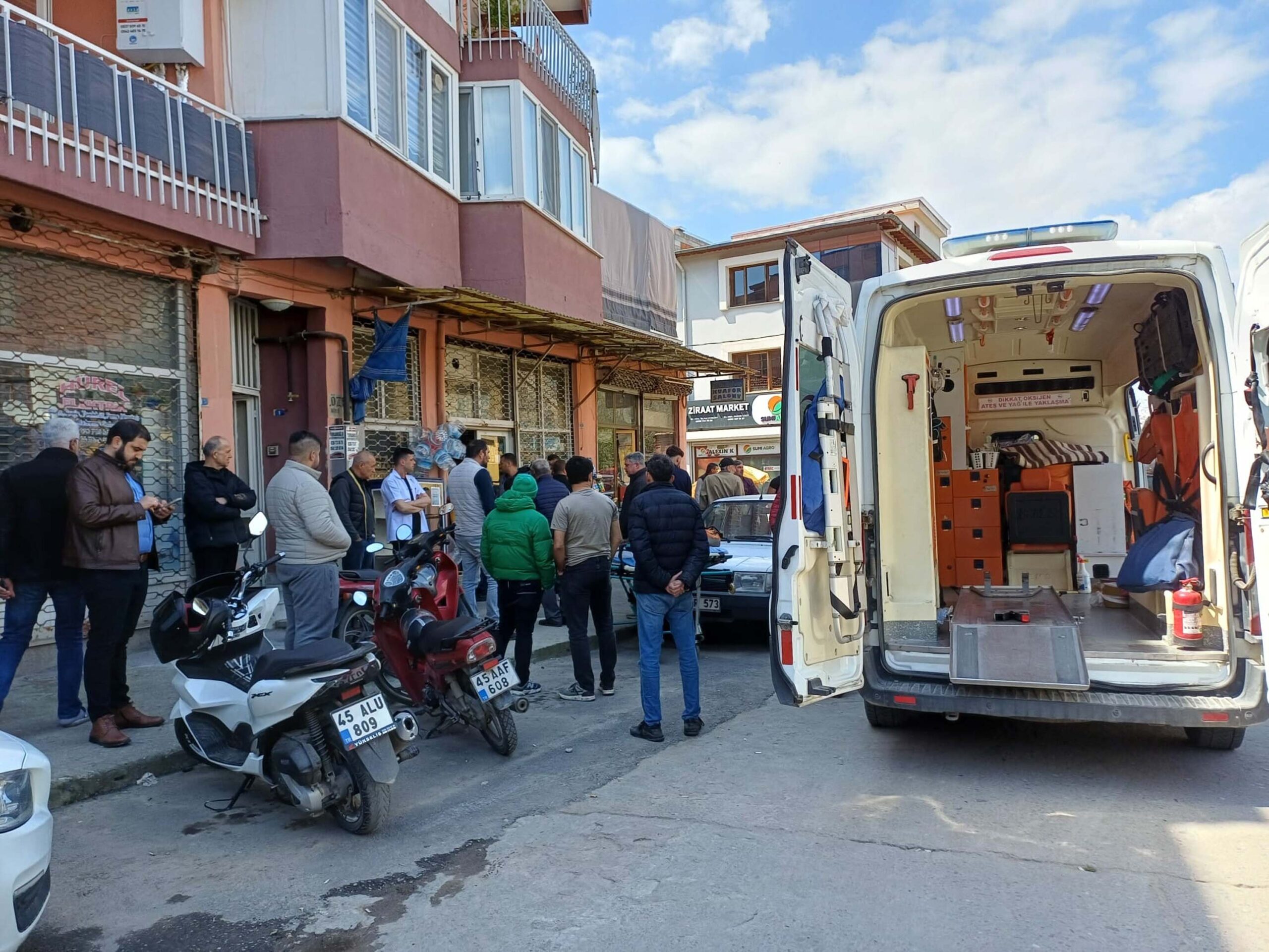 Salihli'de Alacak Verecek Tartışmasında Silahlı Saldırı