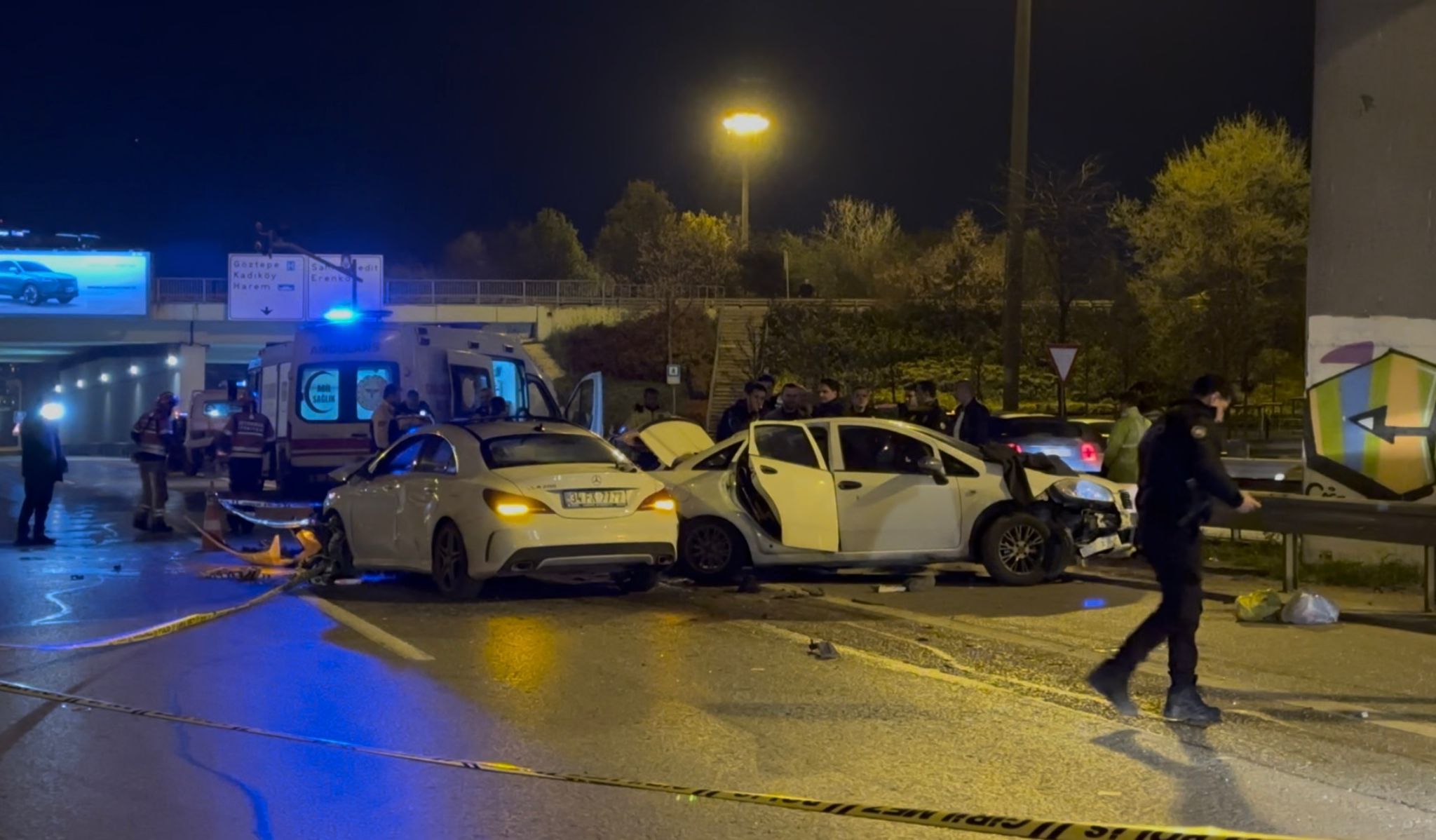 Ataşehir'de Feci Kaza: Emniyet Şeridinde İnen Sürücü Hayatını Kaybetti