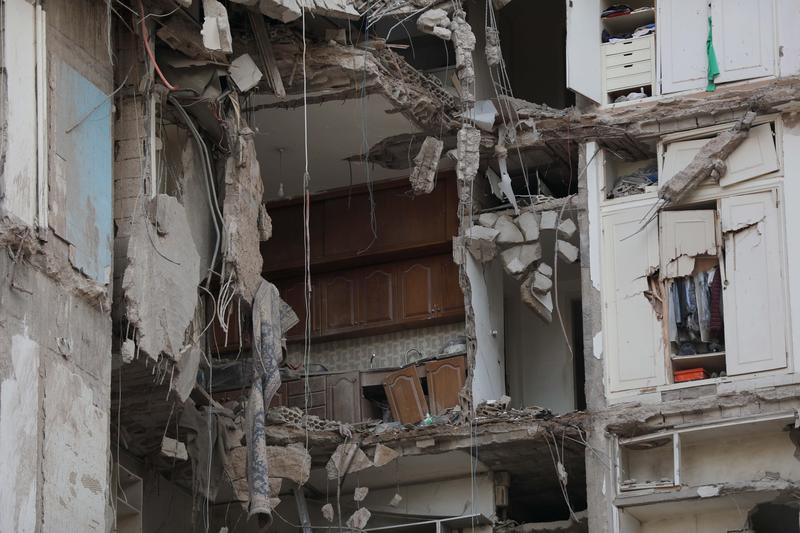 İsrail'in Lübnan'a Saldırıları: Can Kaybı 1953'e Yükseldi