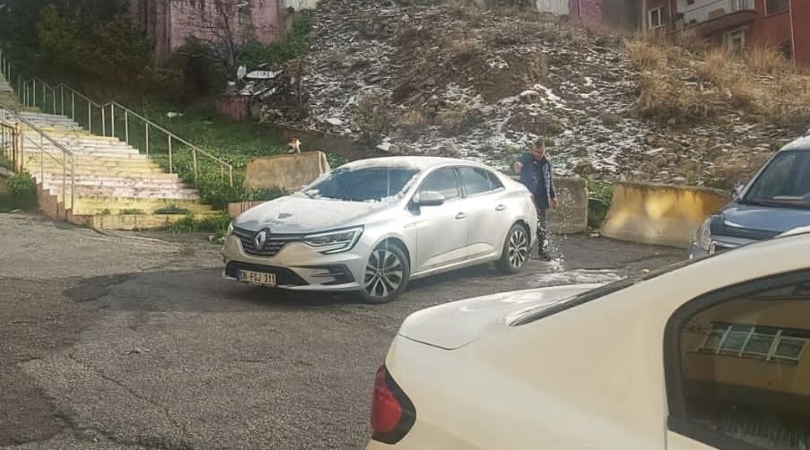 Ankara'da Kar Yağışı Hayatı Olumsuz Etkiledi