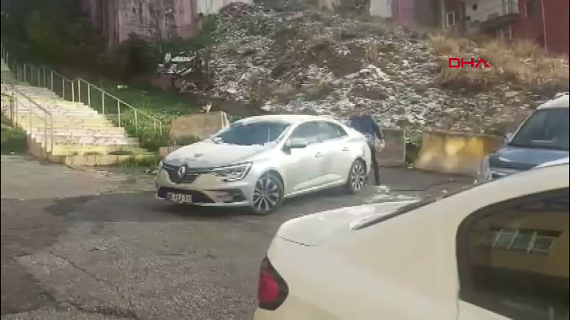 Ankara'da Nisan Sürprizi: Kar Yağışı Başkent'i Beyaza Bürüdü