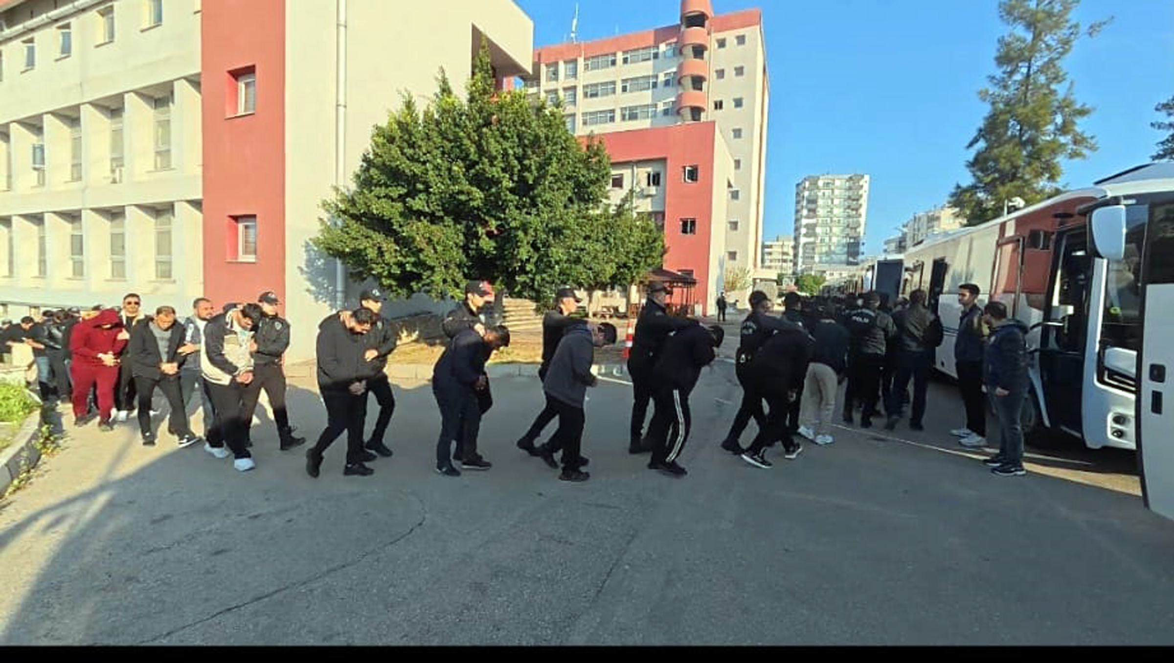 Adana'da Suç Gelirlerine Geçit Yok: 86 Kişi Tutuklandı