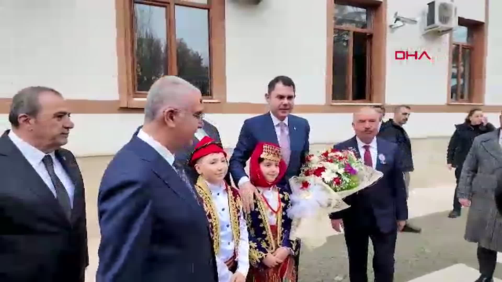 Bakan Kurum Çorum Esnafını Ziyaret Etti
