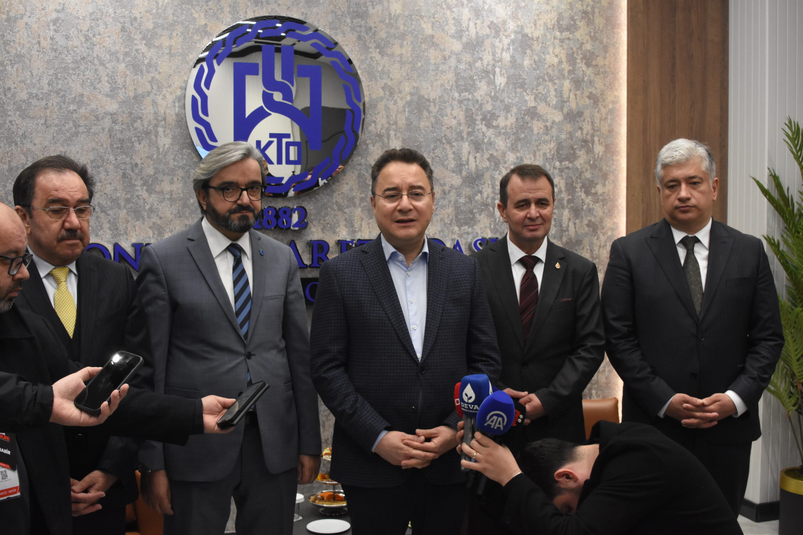 Ali Babacan: Türkiye İthalata Mahkum Hale Geliyor