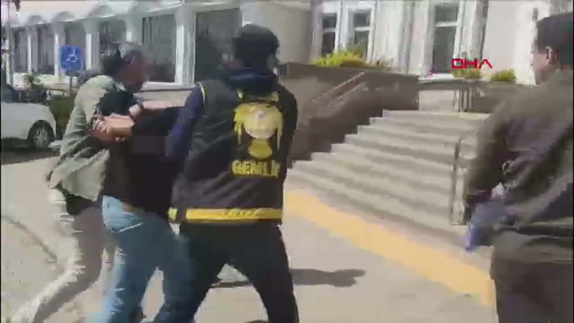 Bursa'da Cinayet Şüphelisi, Çaldığı Altınlarla Yakaladı