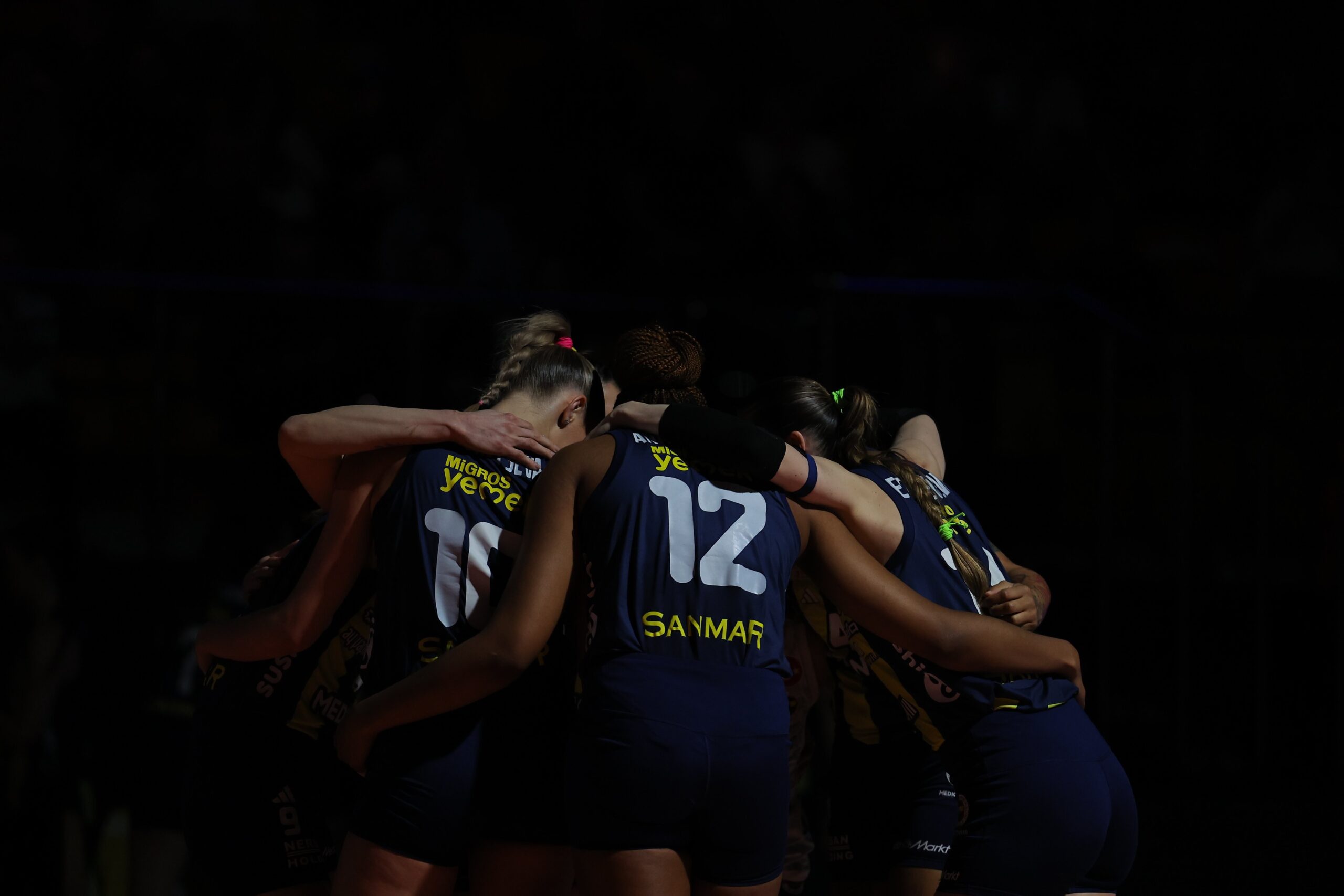 Fenerbahçe Medicana Büyük Bir Comeback Yaptı: VakıfBank'ı 3-1 Mağlup Etti