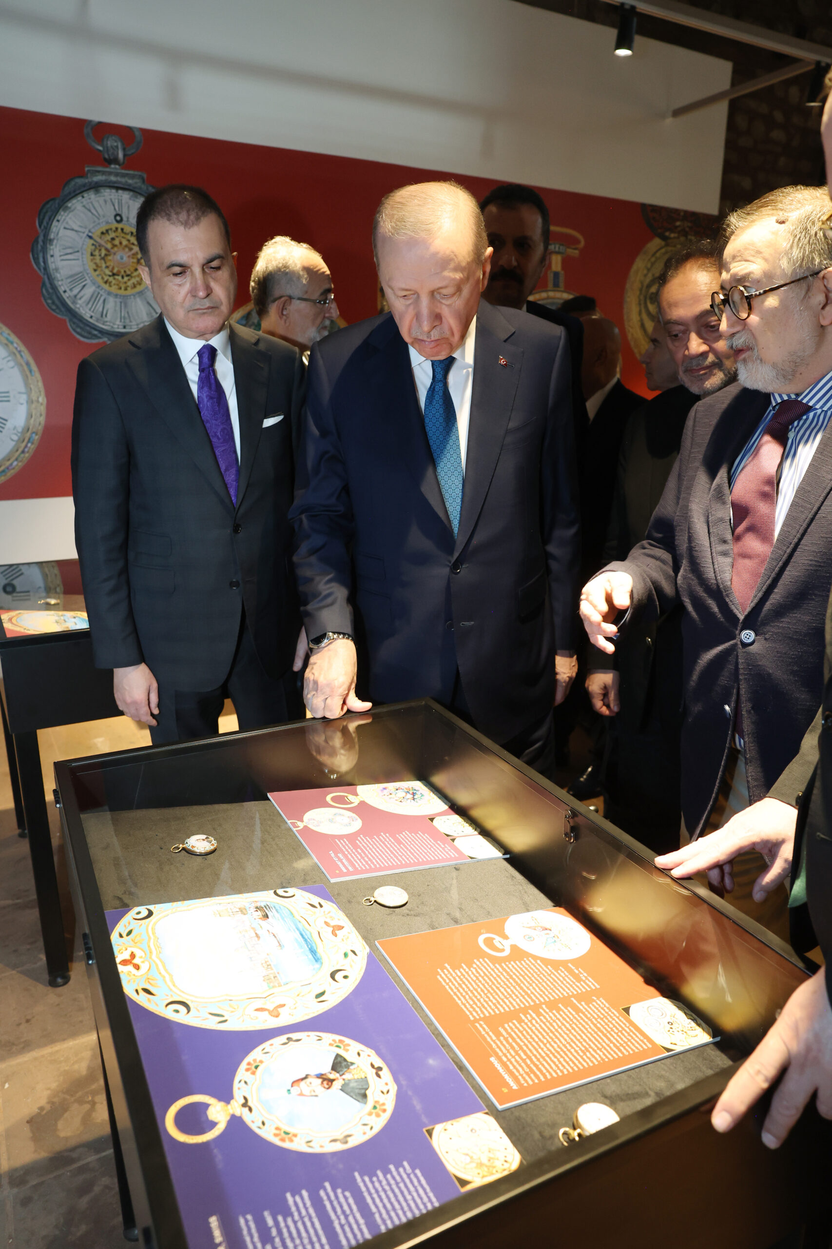 Cumhurbaşkanı Erdoğan, Muhteşem Cep Saatleri Koleksiyonu'nu İnceledi