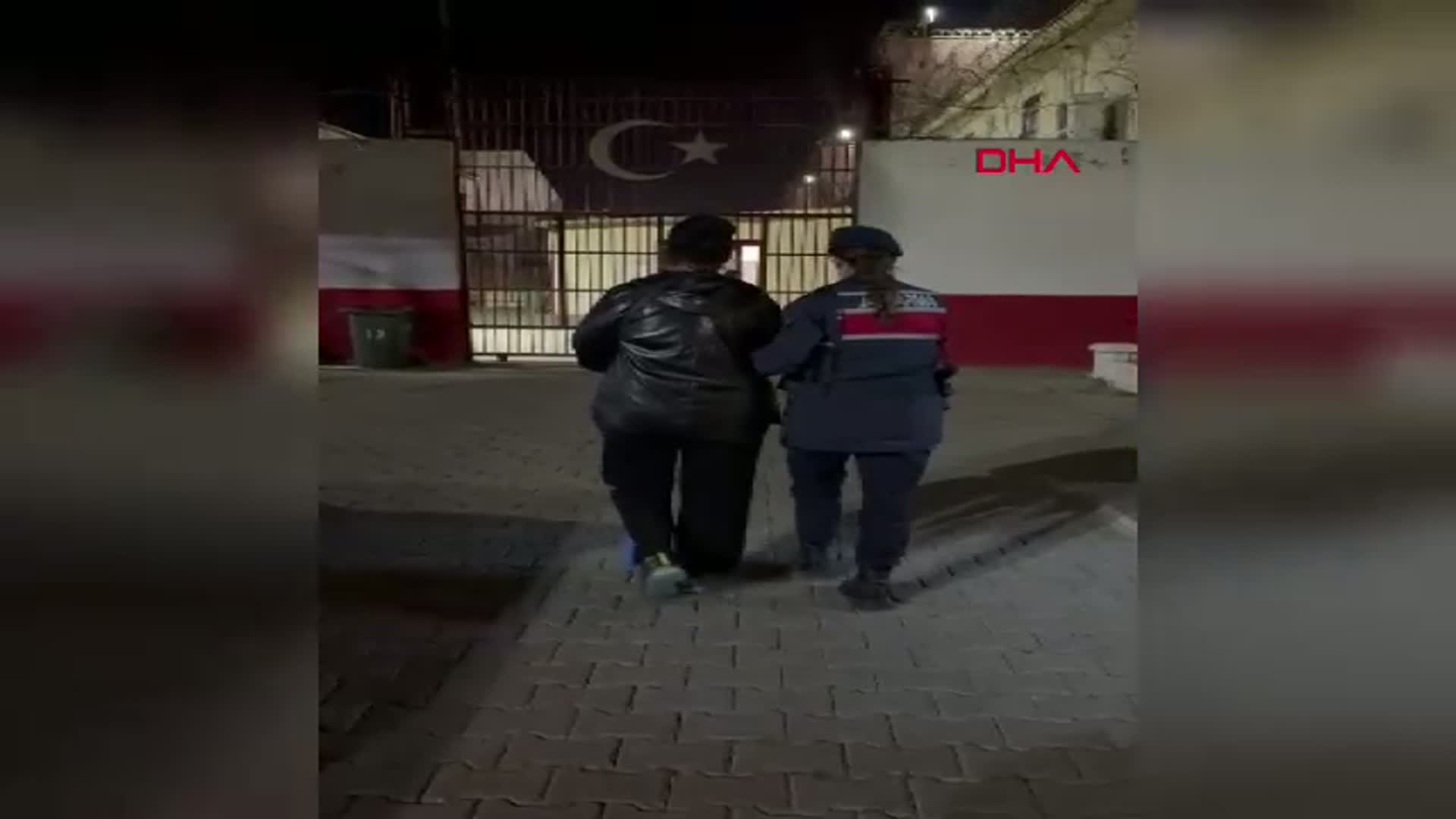 Kuşadası'nda 73 Yıl 9 Ay Hapisle Aranan Kadın Hükümlü Yakalandı