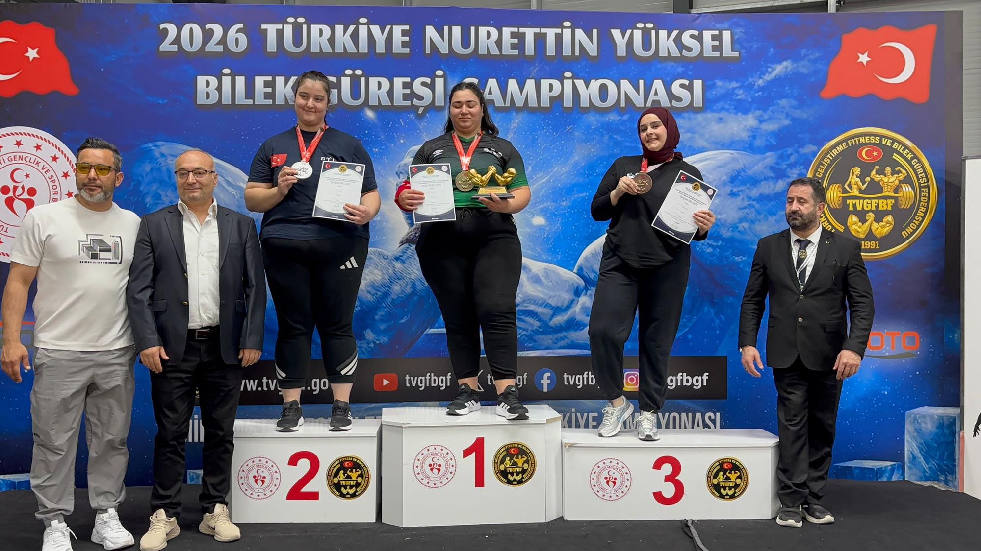 Funda Maral, Bilek Güreşinde Türkiye Üçüncüsü Olmayı Başardı