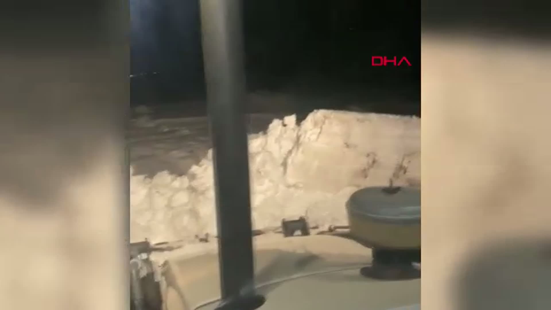 Bitlis'te Yoğun Kar Yağışı: 82 Köy Yolu Ulaşıma Kapandı