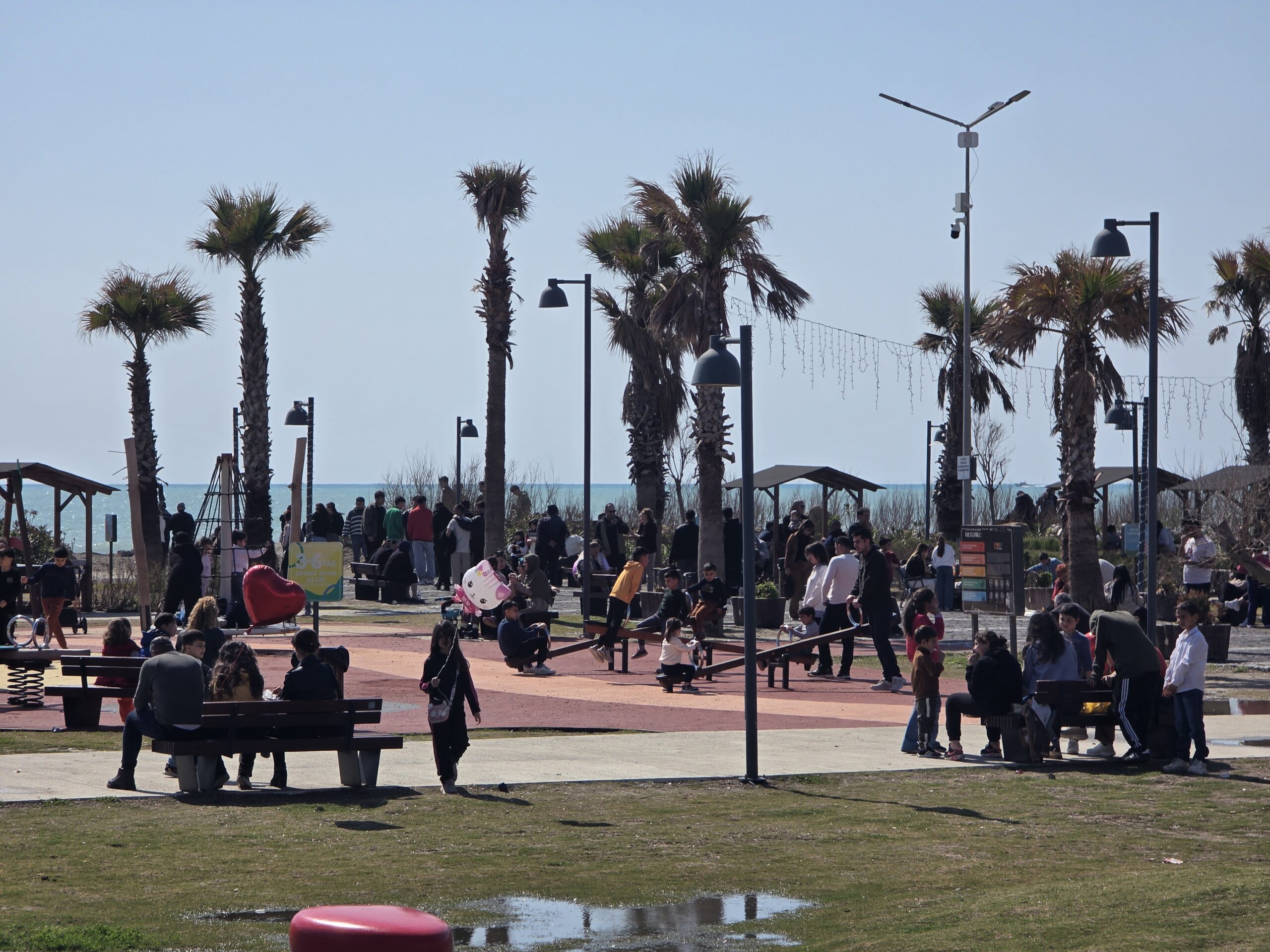Hatay'da Güneşli Gün: Sahiller Kalabalıklaştı