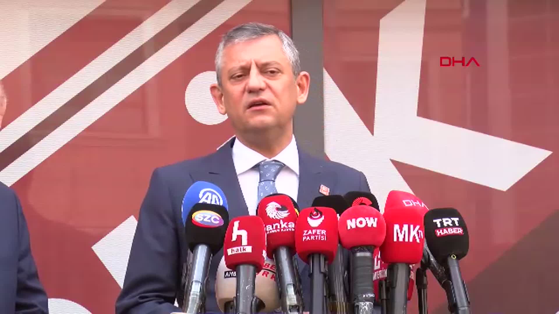 Özgür Özel: Sandığı Getirmeyen, Tarihe Kaçan Lider Olarak Geçer
