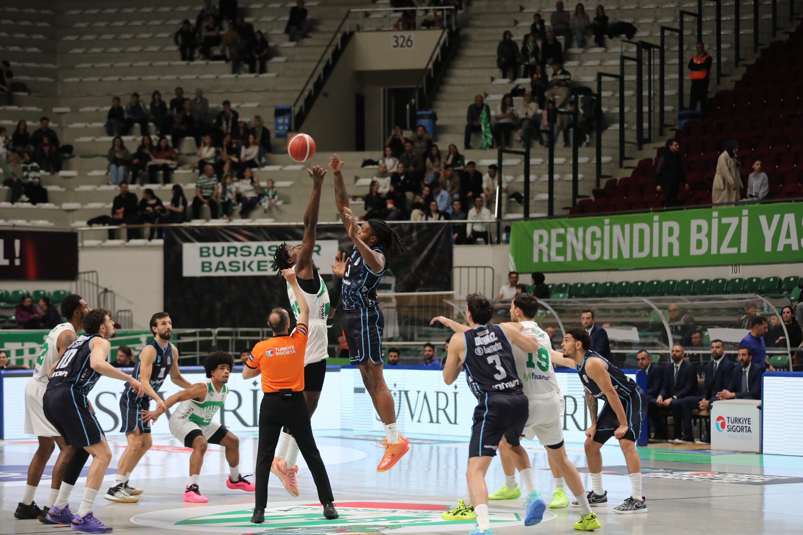Bursaspor Basketbol, Türk Telekom'a Kaçan Maçta 92-94 Yenildi