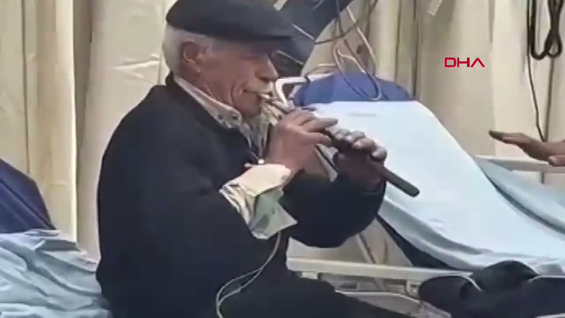Kars'ta Acil Serviste Zurna Çalarak Acısını Hafifletti