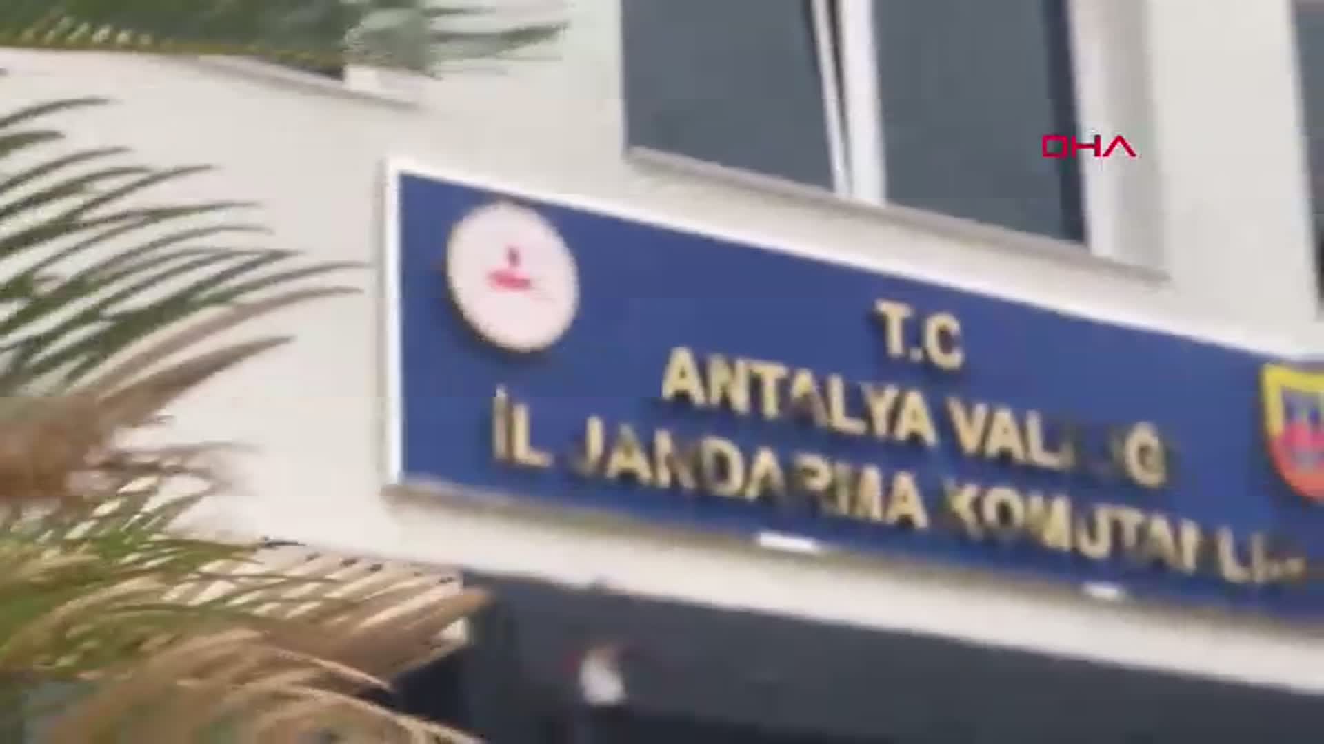 Antalya'da Uyuşturucu Operasyonu: 425 Bin Sentetik Hap Ele Geçirildi