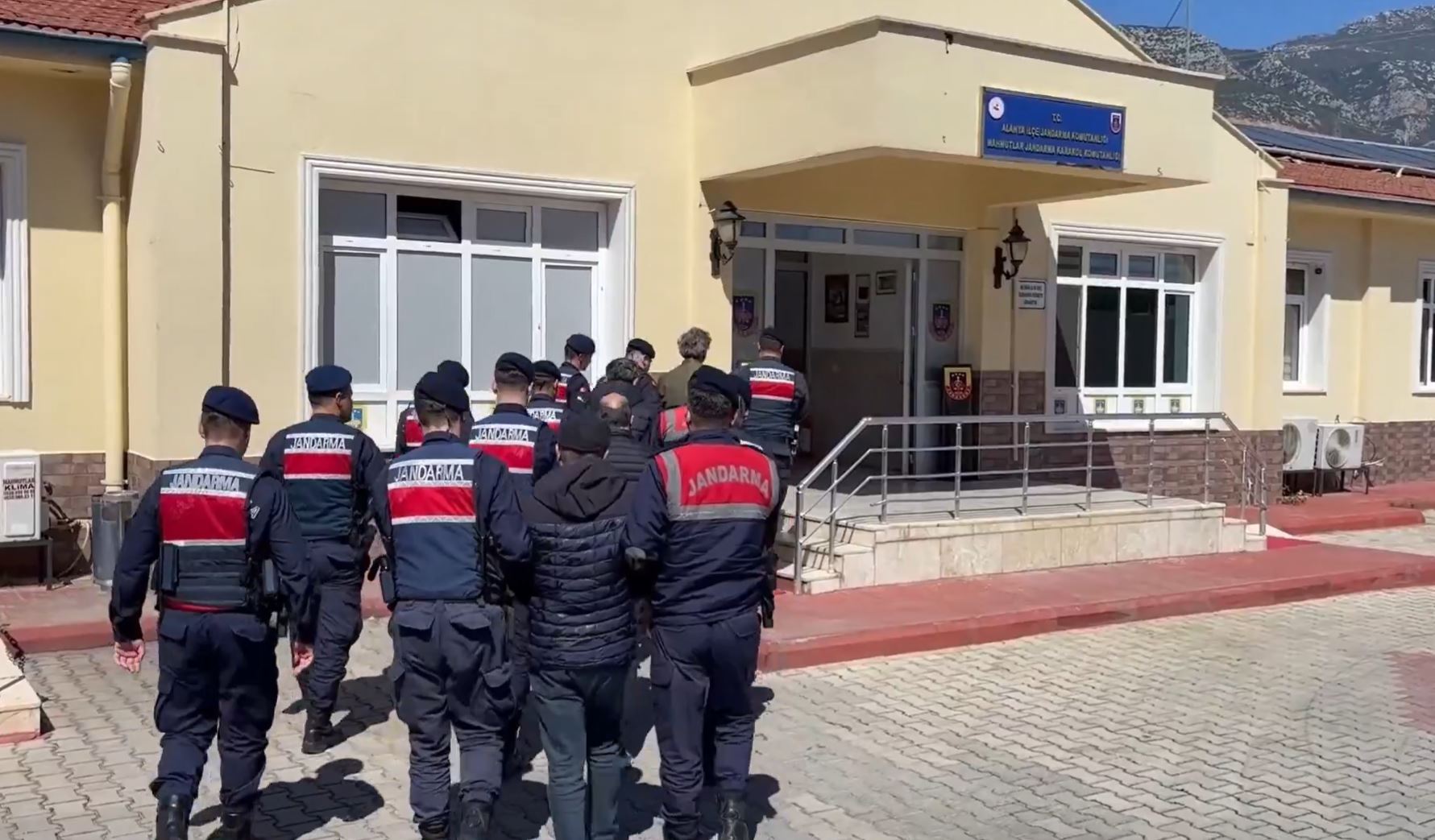 Antalya'da Uyuşturucu Operasyonu: 5 Kişi Tutuklandı