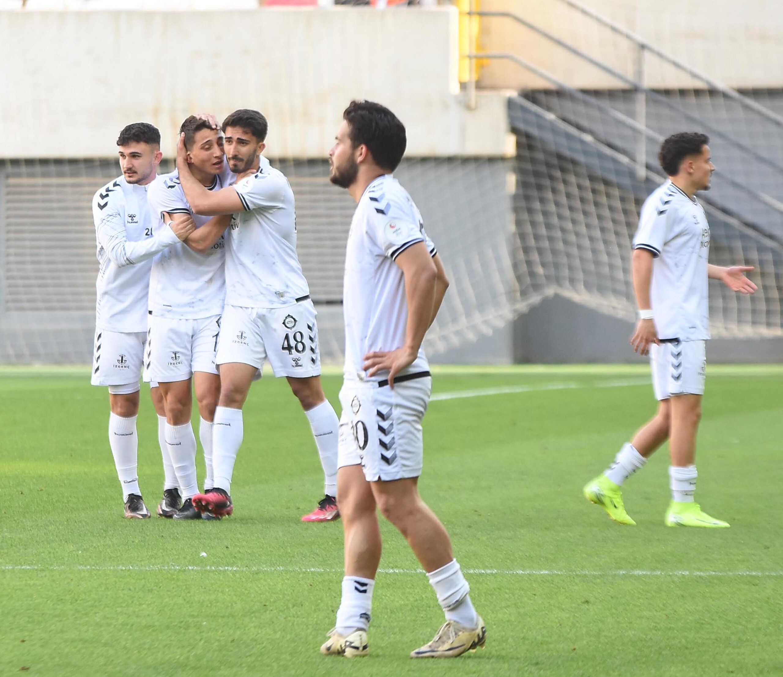 Altay, 1 Puanla Lige Tutunma Yarışında