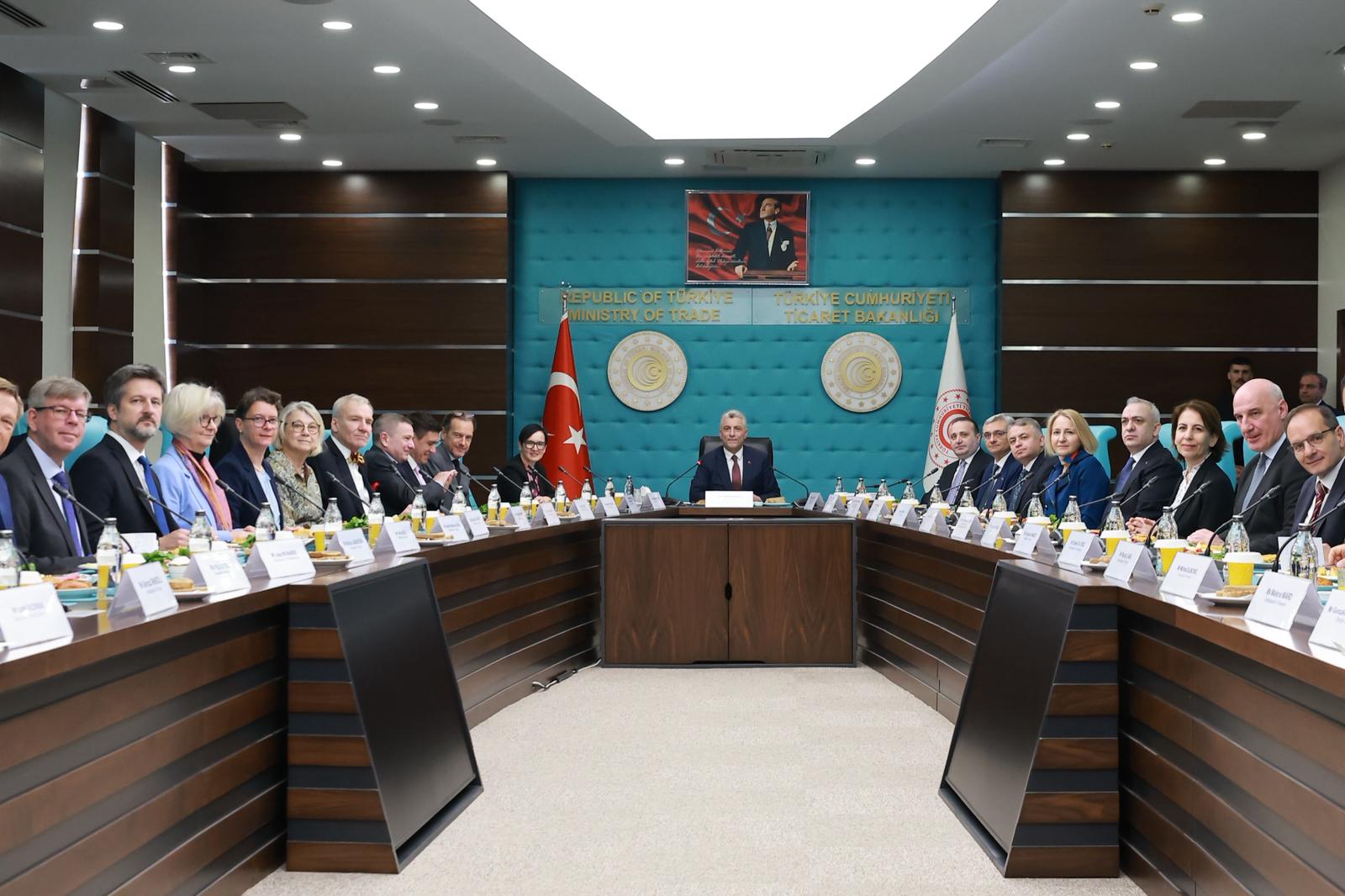 Bakan Bolat: Türkiye-AB Ticaret Hacmi 233 Milyar Doları Aştı