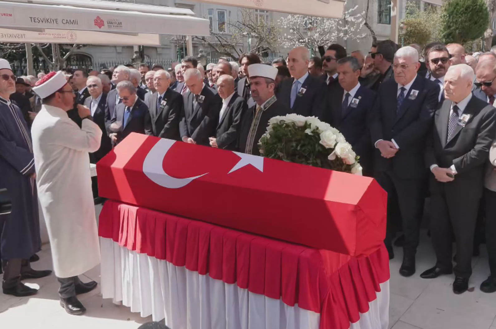 Eski TBMM Başkanı Hüsamettin Cindoruk, Son Yolculuğuna Uğurlandı