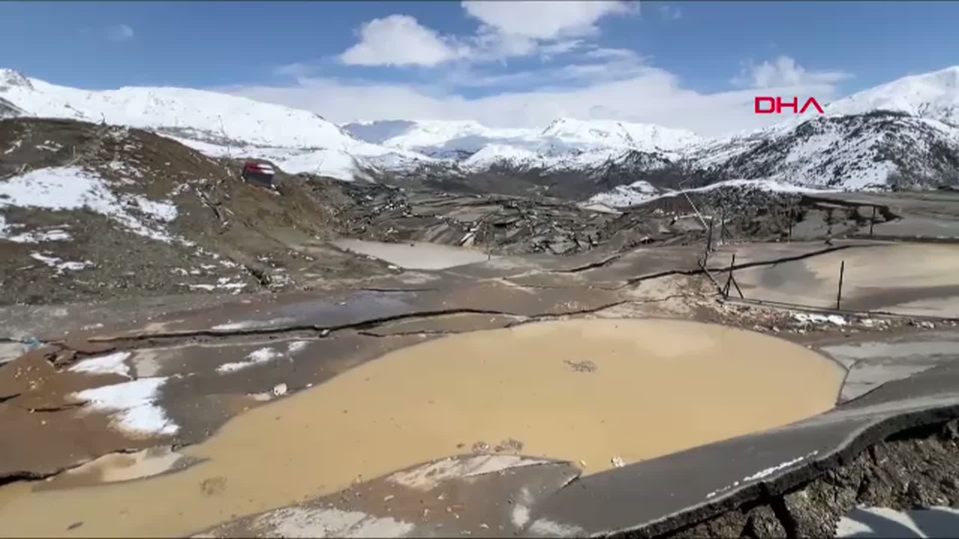 Hakkari'deki Katı Atık Tesisi Heyelanda Zarar Gördü