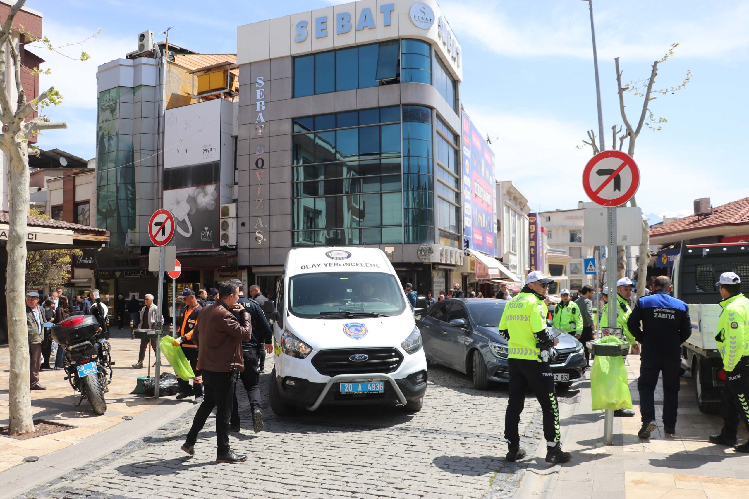 Denizli'de döviz bürosunda silahlı kavga; 1 kişi yaralandı