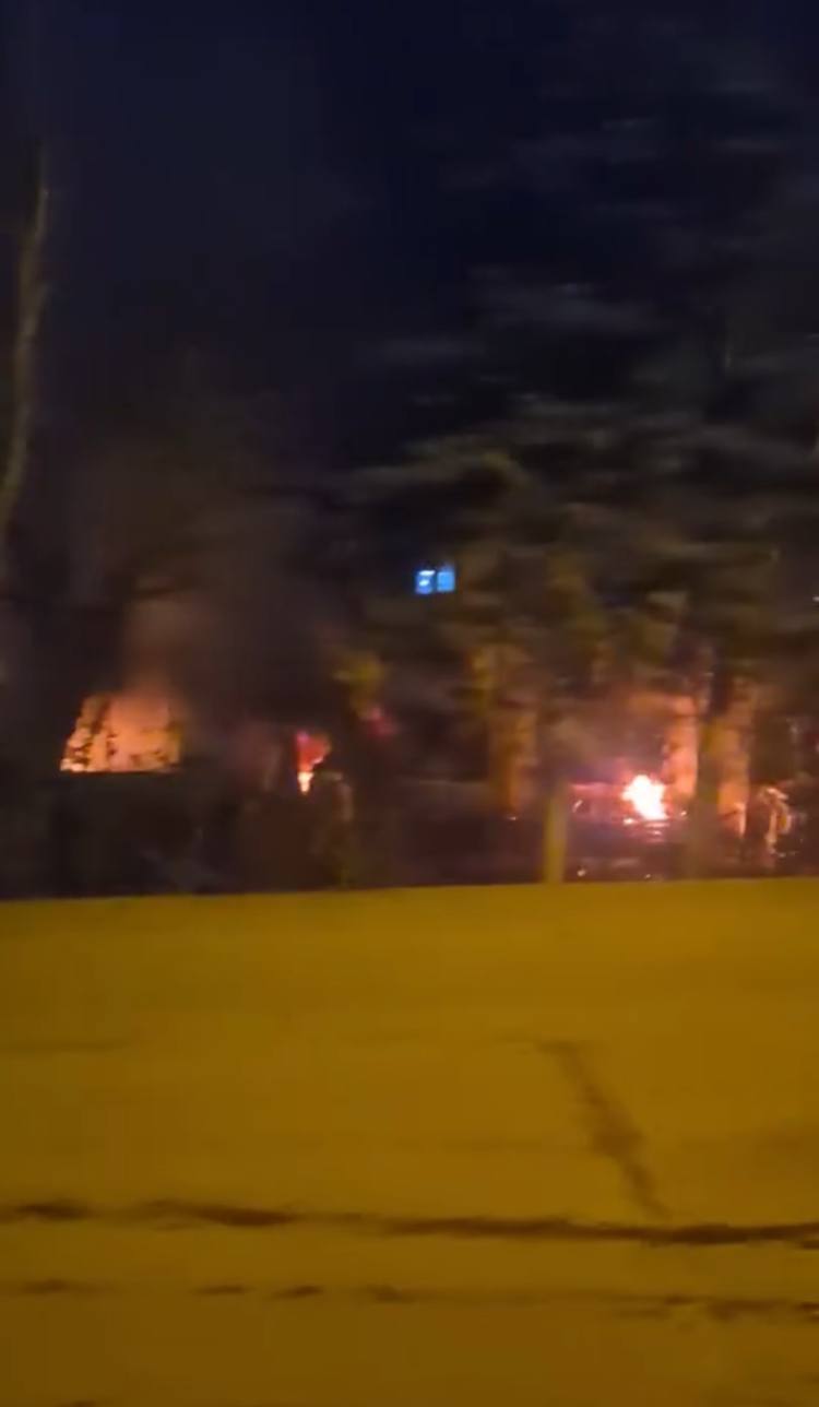 Arnavutköy'de Fabrika Yangını: 3 Yaralı, 1'i Ağır