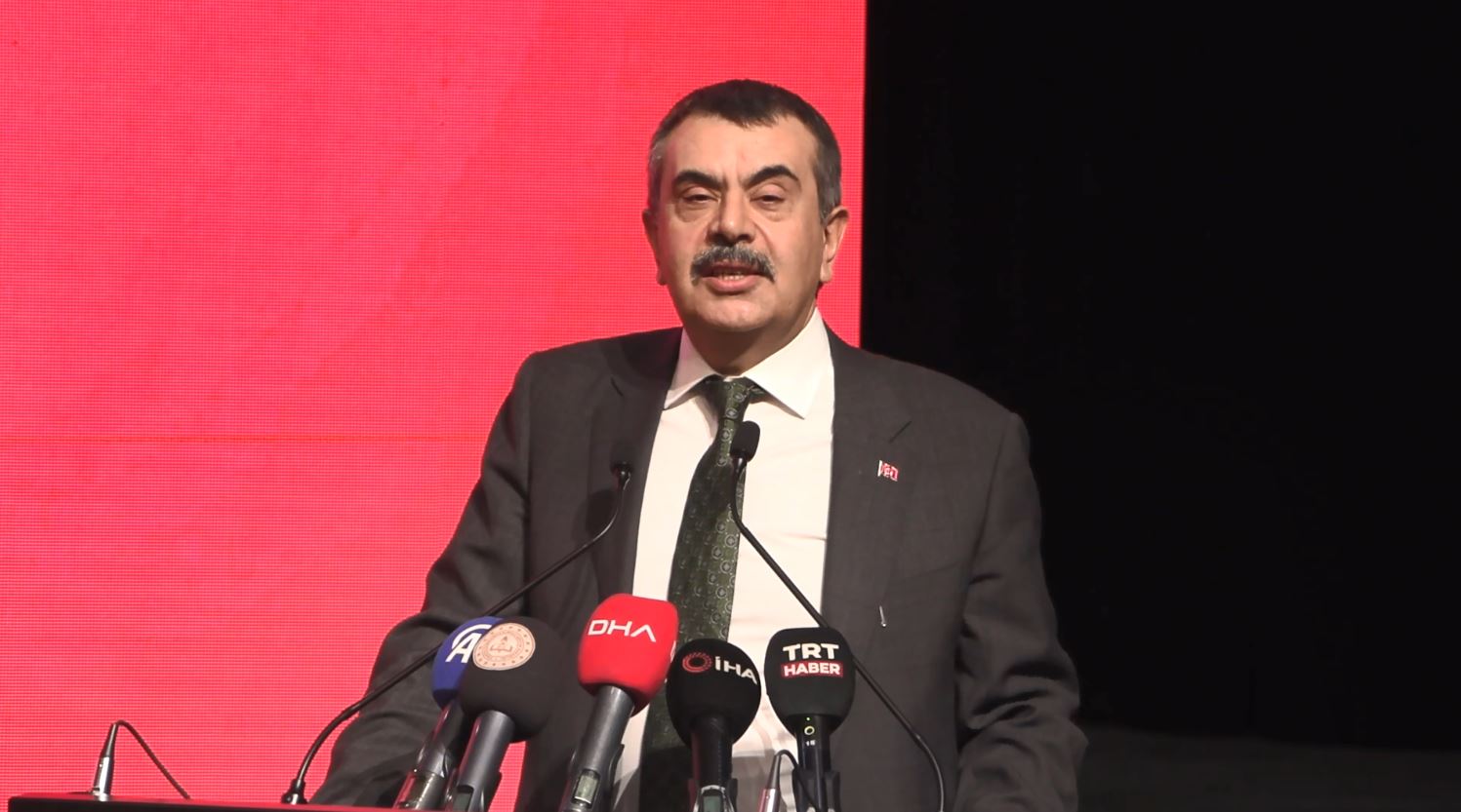 Bakan Tekin: Fatih Projesi, Dünyanın Takdirini Topluyor
