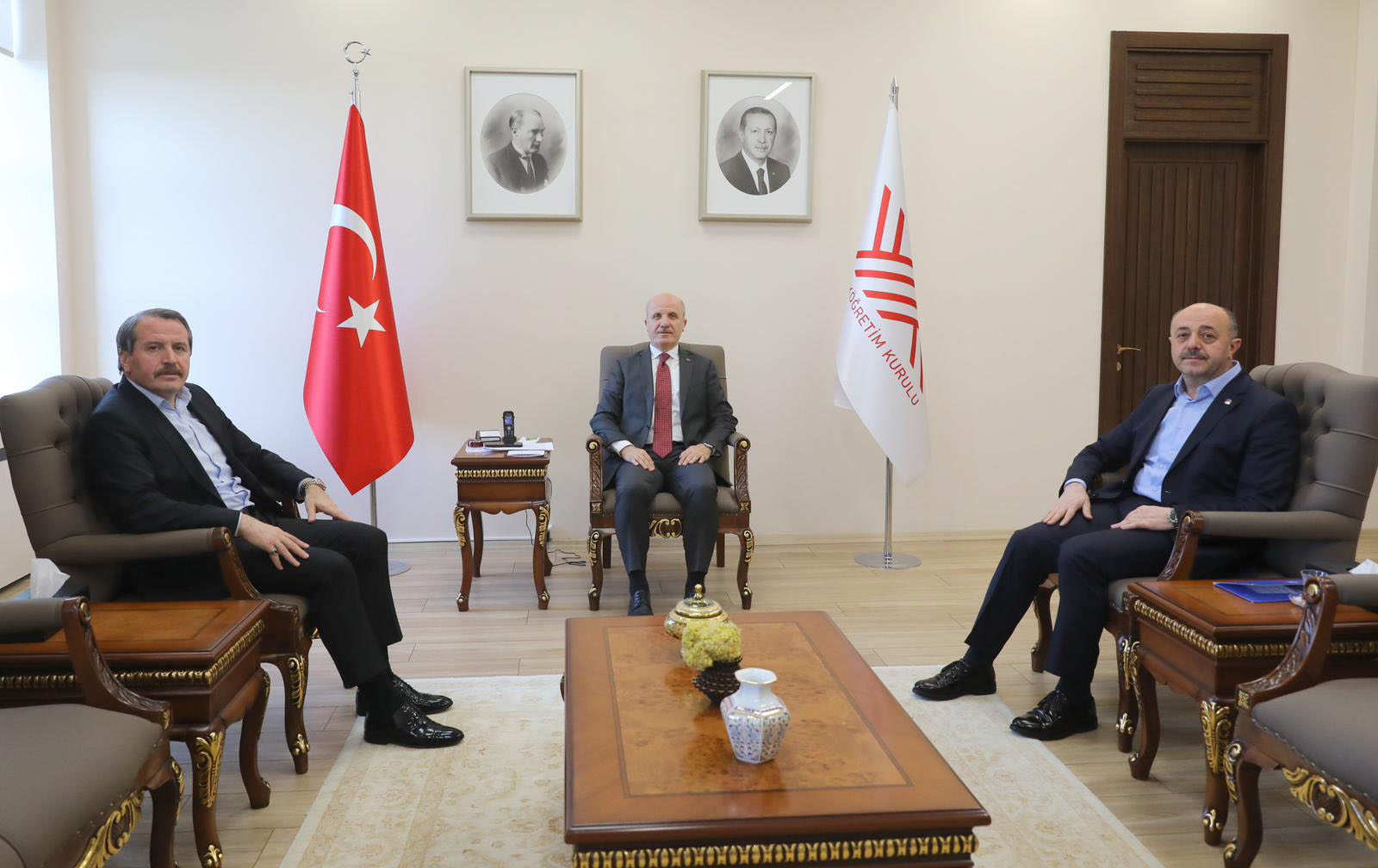 Eğitim-Bir-Sen Genel Başkanı Ali Yalçın'dan YÖK Başkanı Erol Özvar'a Ziyaret