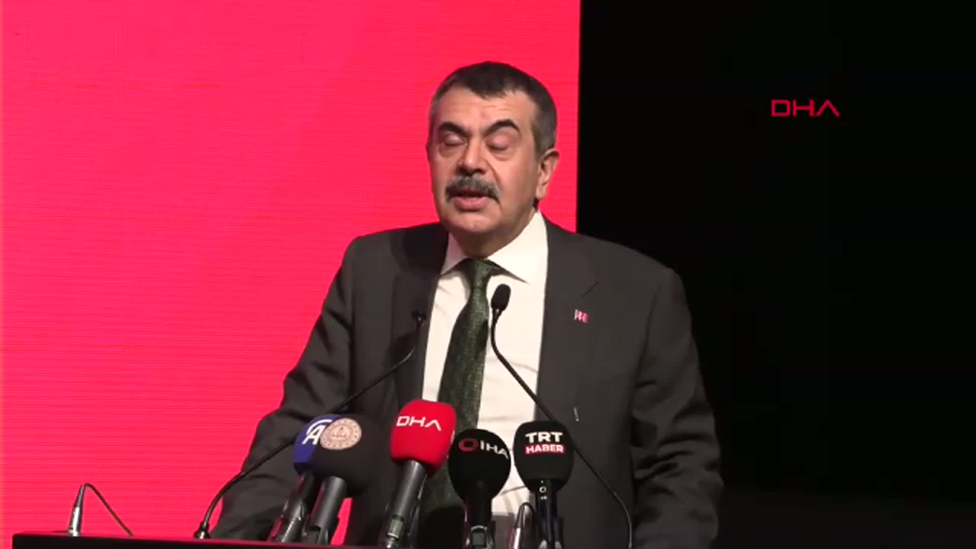 Bakan Tekin: Fatih Projesi Dünya Genelinde Takdir Ediliyor