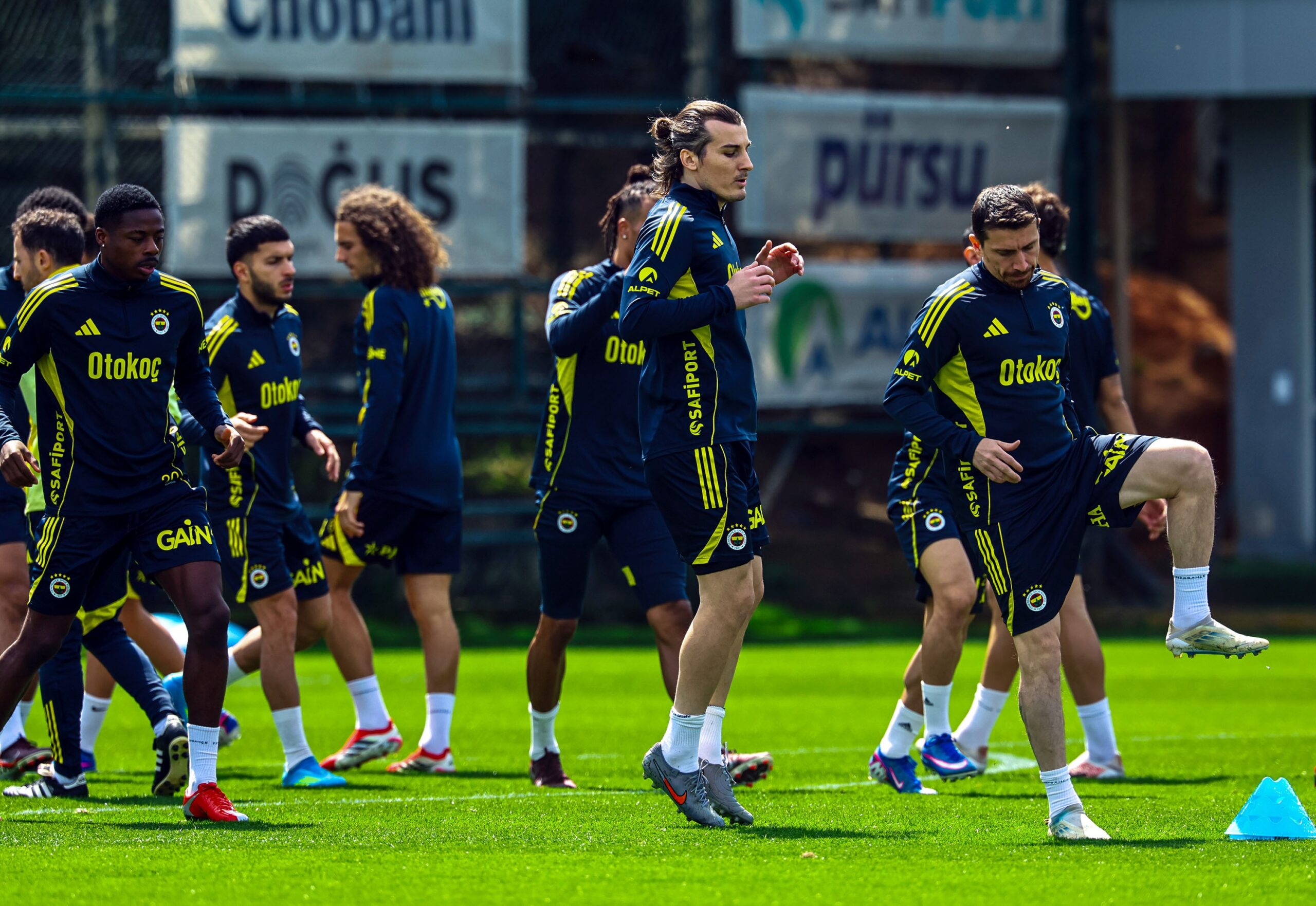 Fenerbahçe, Çaykur Rizespor Maçına Hazırlıklarını Yoğunlaştırdı