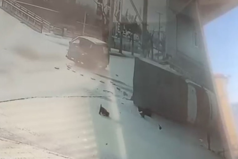 Kastamonu'da İki Kaza: Güvenlik Kameralarına Yansıyan Anlar