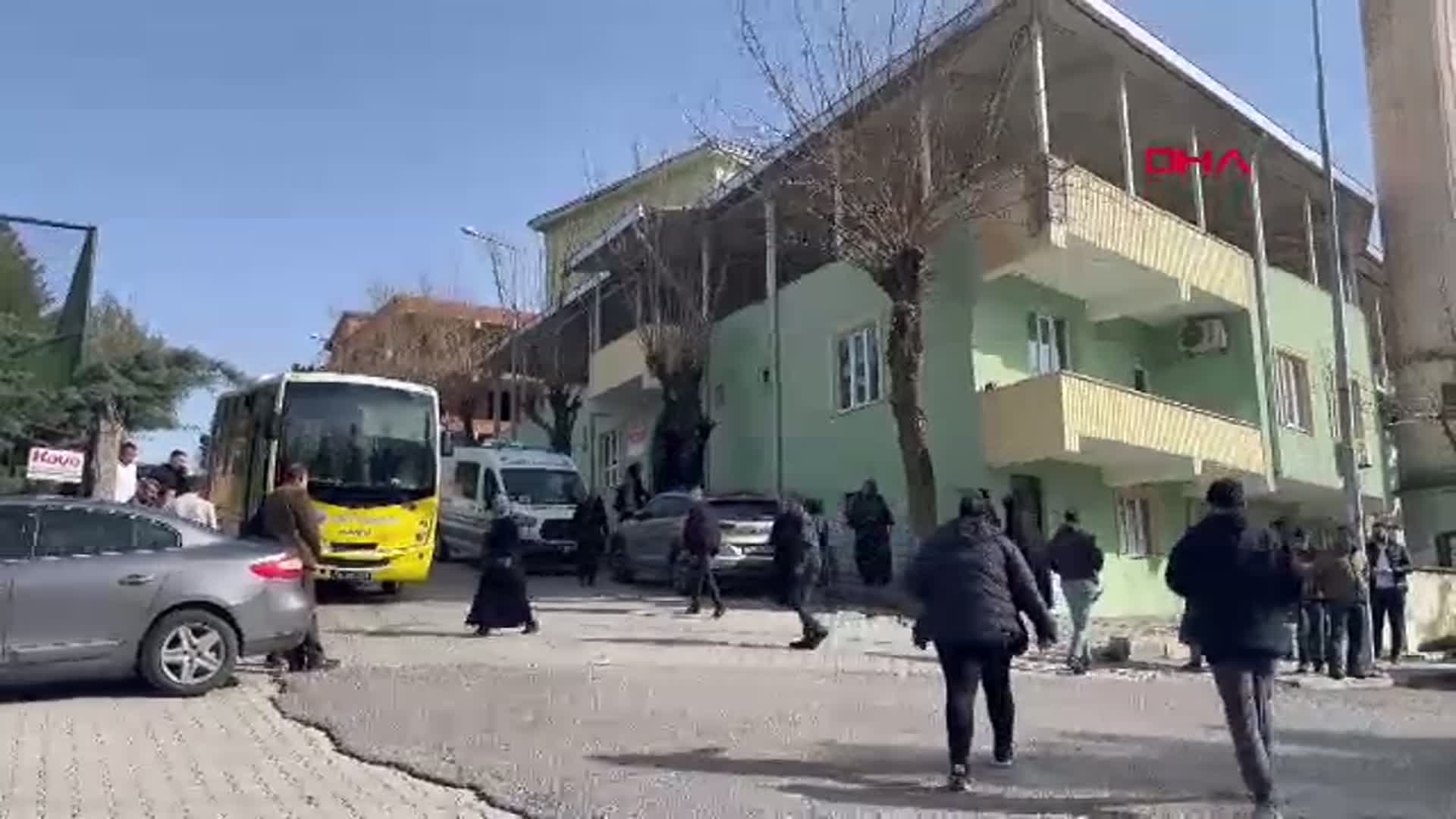 Fadıl Akgündüz, Annesinin Cenazesine Jandarma Eşliğinde Katıldı