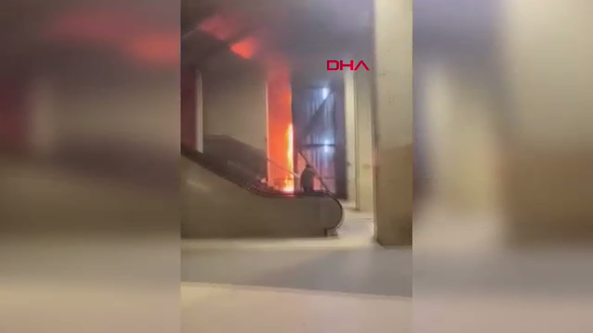 Taksim Metro İstasyonu'nda Asansör Yangını