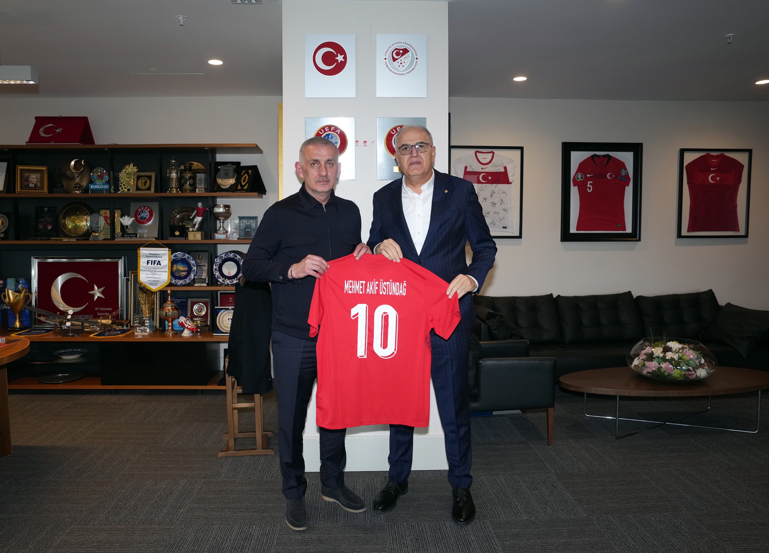 Mehmet Akif Üstündağ, TFF Başkanı Hacıosmanoğlu'nu Ziyaret Etti