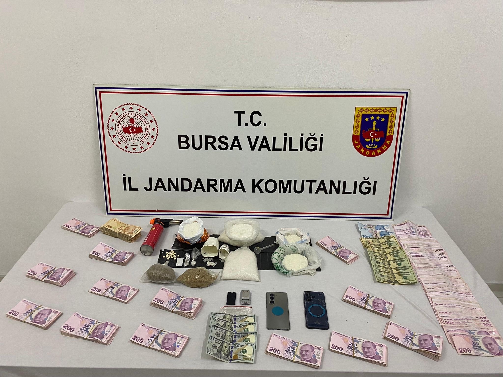 Bursa'da Uyuşturucu Operasyonu: 2 Şahıs Tutuklandı