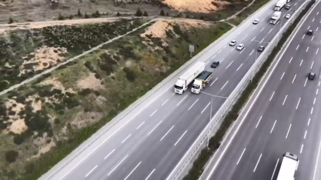 Sarıyer'de Dronla Takip Edilen TIR'da 20 Bin Paket Kaçak Sigara ve Daha Fazlası Ele Geçirildi