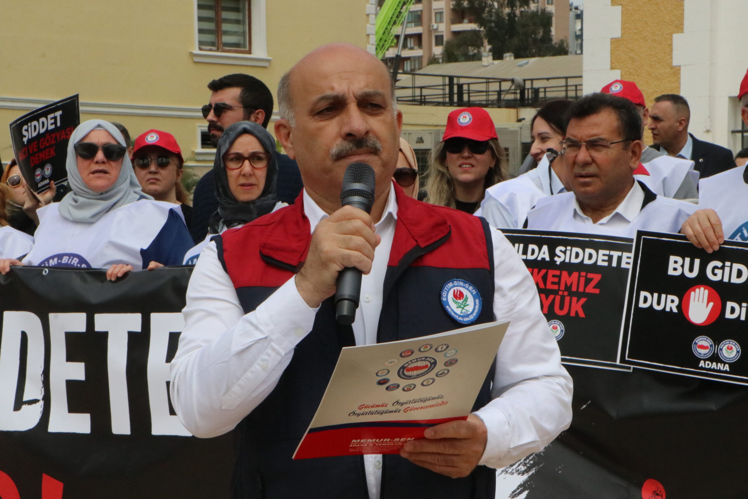 Adana'da Öğretmenler Eğitimde Şiddete 'Dur' Demek İçin Job Bıraktı