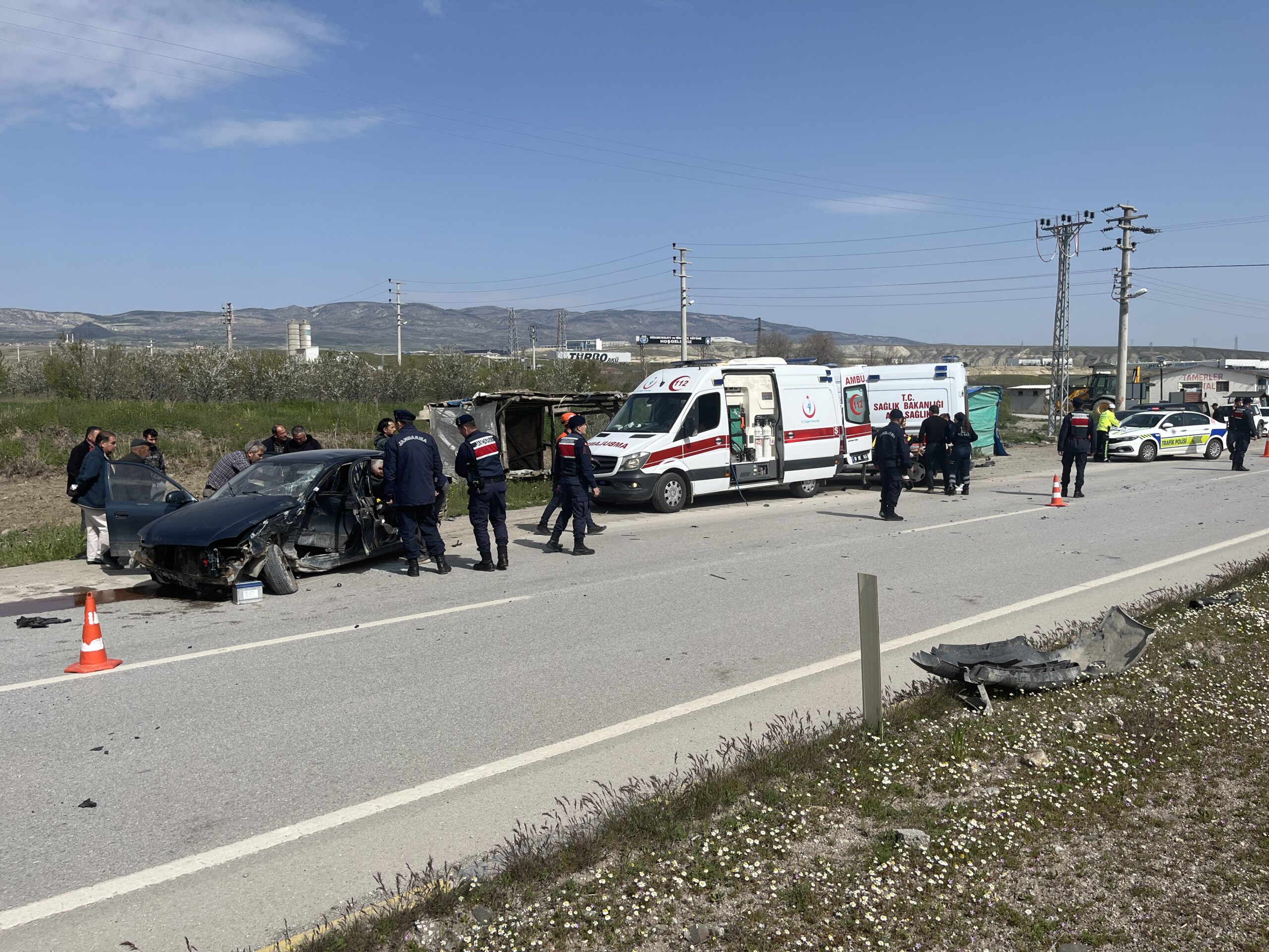 Çankırı'da Kavşakta Otomobil Çarpışması: 4 Yaralı