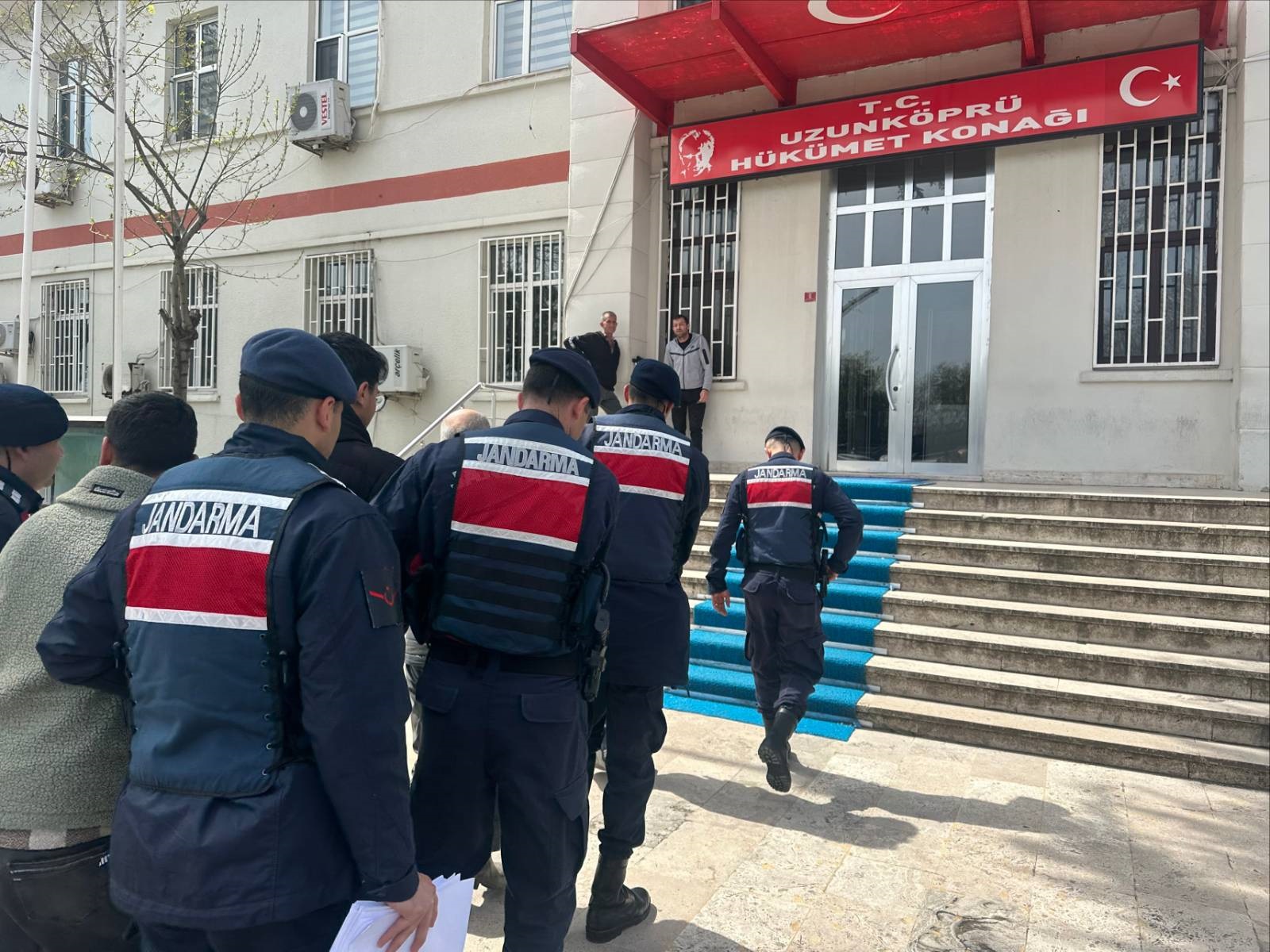 Edirne'de Yasa Dışı Sınır Geçişine Girişim: 3 Şüpheli Tutuklandı